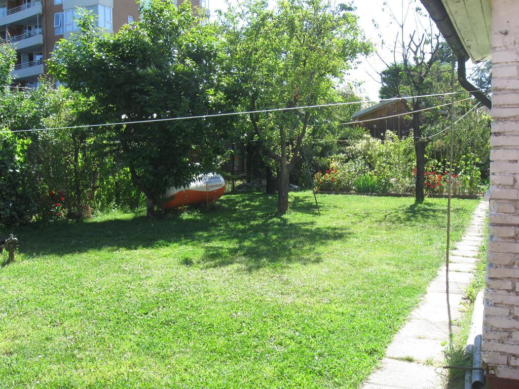 Hostal Entre Araucarias Temuco Exterior photo